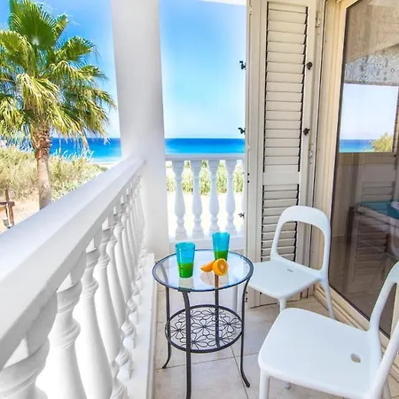 ヴィラ Sleeps 6 With Pool And Air Con