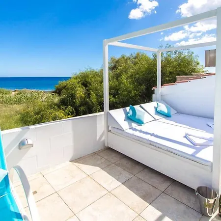 Sleeps 6 With Pool And Air Con * פאראלימני