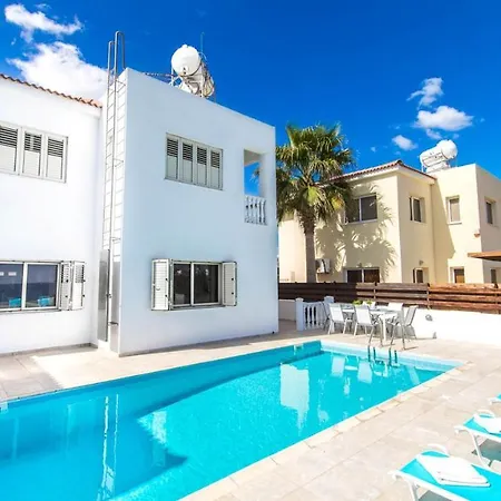 ヴィラ Sleeps 6 With Pool And Air Con *