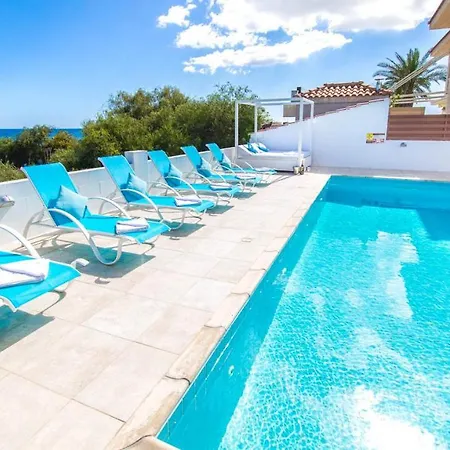 Sleeps 6 With Pool And Air Con *